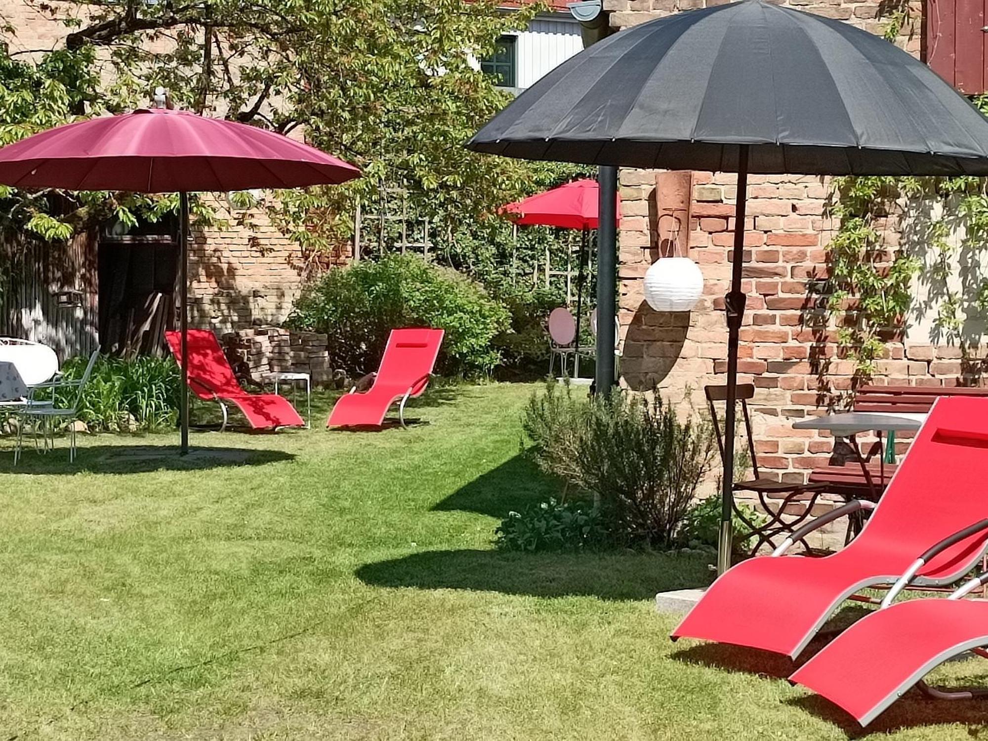 Schlossparkferienwohnungen Rheinsberg Mit Garten Exterior foto